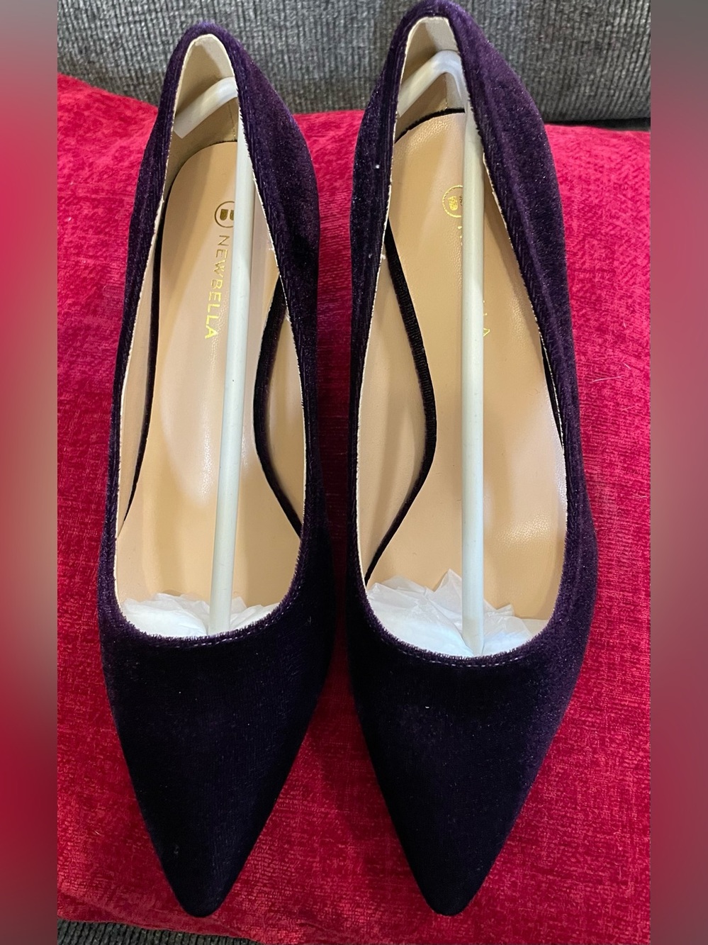 Women's Velvet Pointed-Toe Pumps in Deep Purple